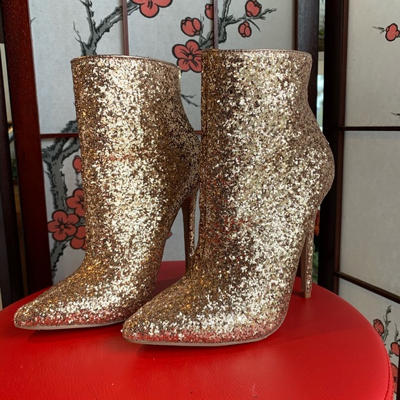 Shoedazzle glitter boots Clearance